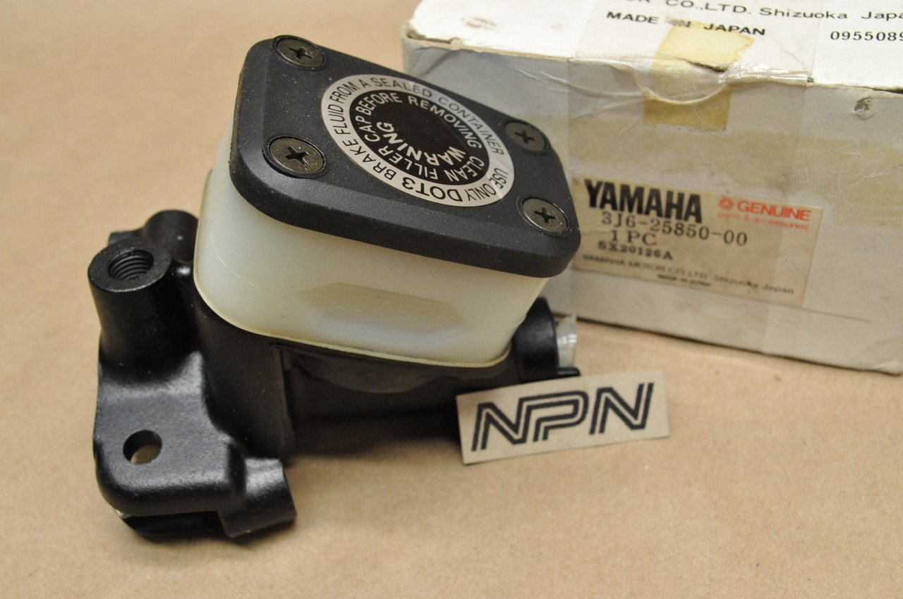NOS Yamaha XS1100 XS650 XS850 Nissin Brake Master Cylinder 3J6-25850-00