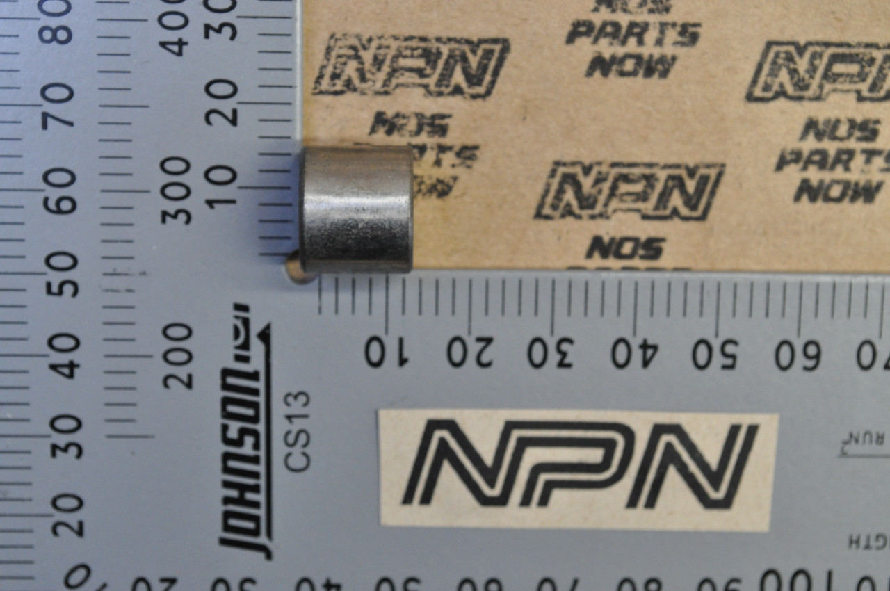 NOS Honda CB750 CB900 CX500 GL1100 GL1200 GL650 VF1100 Roller 91101-516-000