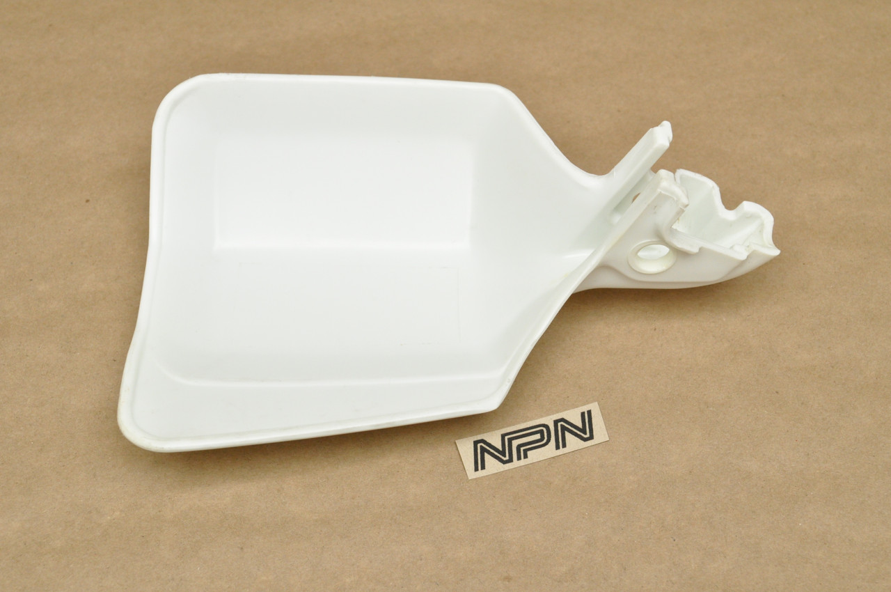 NOS Honda 1986-95 XR250 R 87-99 XR600 R Right Hand Knuckle Guard 53180-KN5-000 ZB