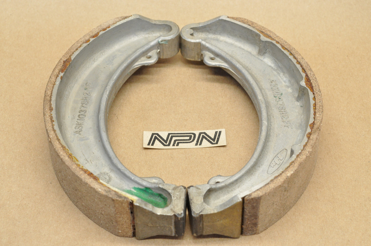 NOS Honda CB350 CB400 CL350 CL360 CM400 SL350 Brake Shoe Set 45120-369-670