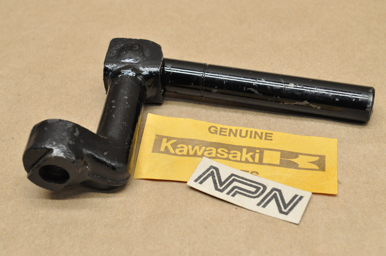 NOS Kawasaki 1969-75 H1 1976 KH500 Left Foot Peg Rest Bracket Bar 34003-013