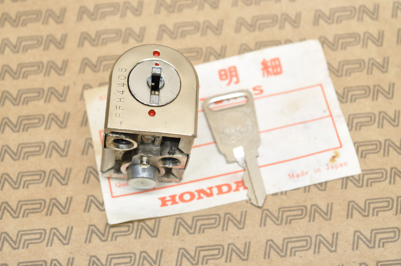 NOS Honda C100 CL70 CL90 CT90 S90 ST90 XL100 Steering Lock & Key 35010-001-010