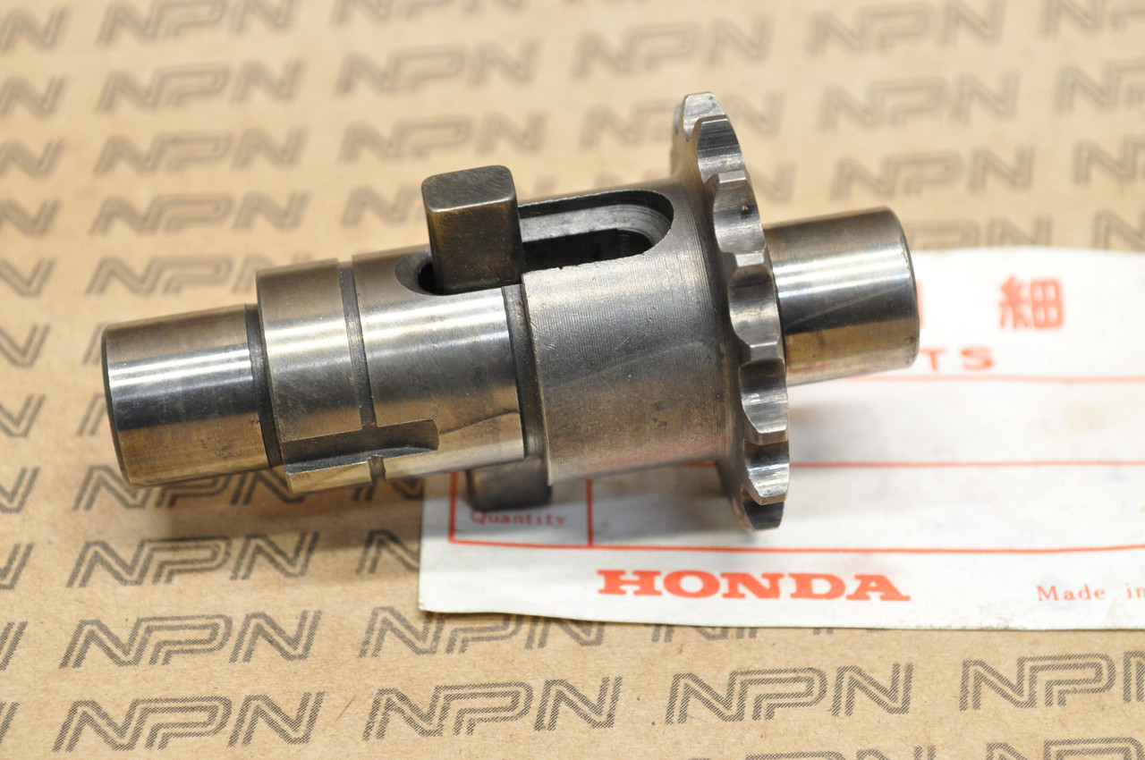 NOS Honda P50 Little Honda Final Drive Shaft with Free Pole & Spring 23311-044-000