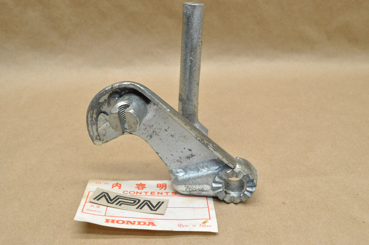 NOS Honda CB72 CB77 Right Foot Peg Step Rest Bracket 50630-268-810