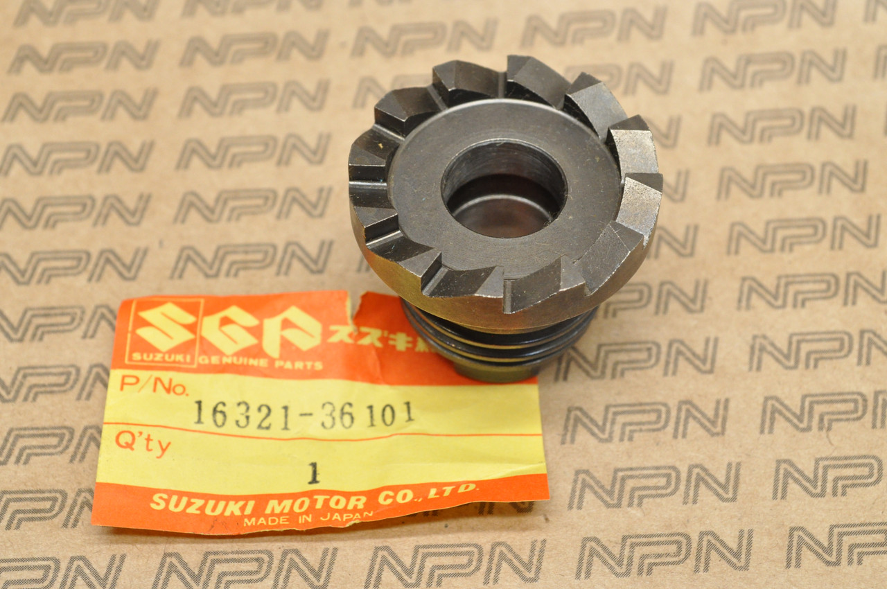 NOS Suzuki 1973-77 GT185 Oil Pump Drive Gear 16321-36101