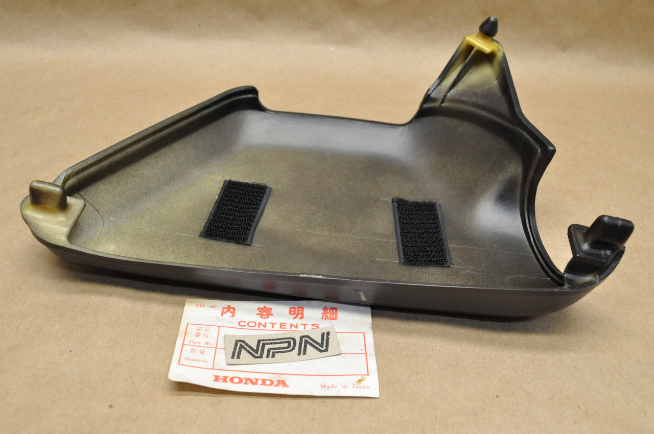 NOS Honda XL125 K1-1976 Black Right Side Cover Panel 83540-365-670B