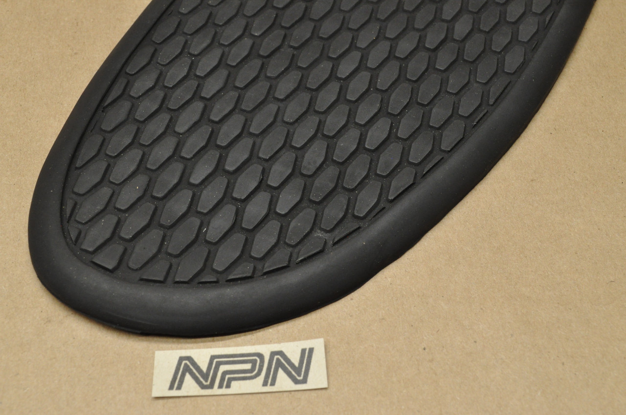 Vtg Used OEM Honda CA77 Late Gas Tank Left Rubber Grip Knee Pad 17662-271-000