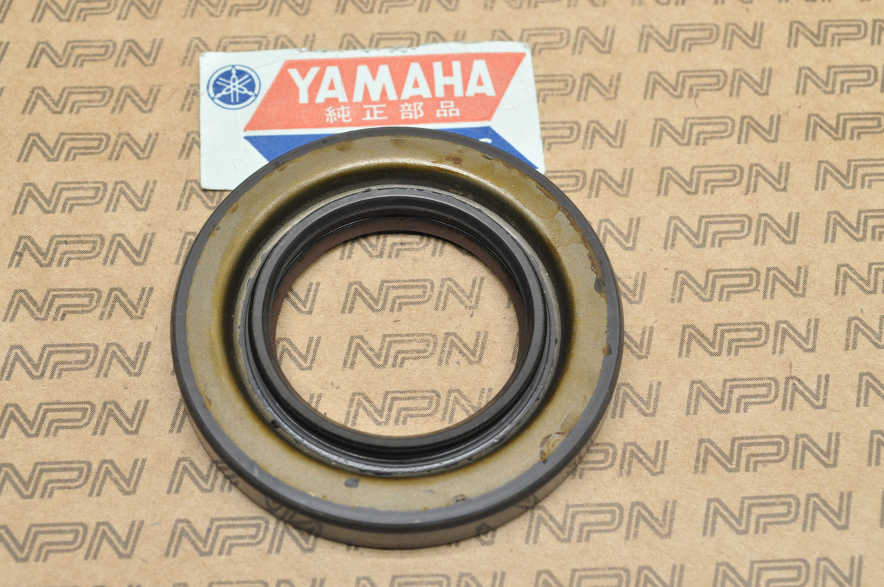 NOS Yamaha DT1 DT2 DT3 RT1 RT2 RT3 YZ250 YZ360 Crank Shaft Oil Seal 93103-42045