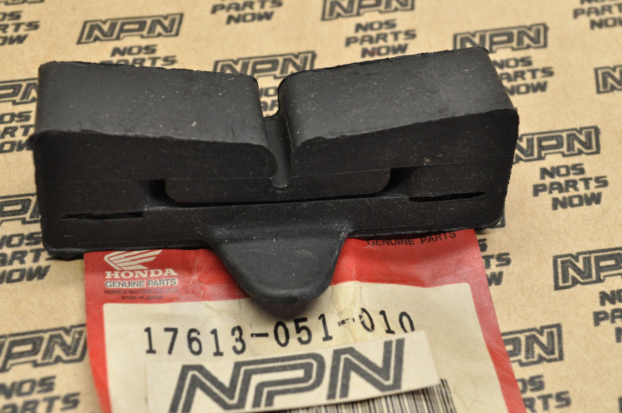NOS Honda ATC70 CB125 CL70 SL70 SL90 XL70 XR75 Tank Mount Rubber 17613-051-010