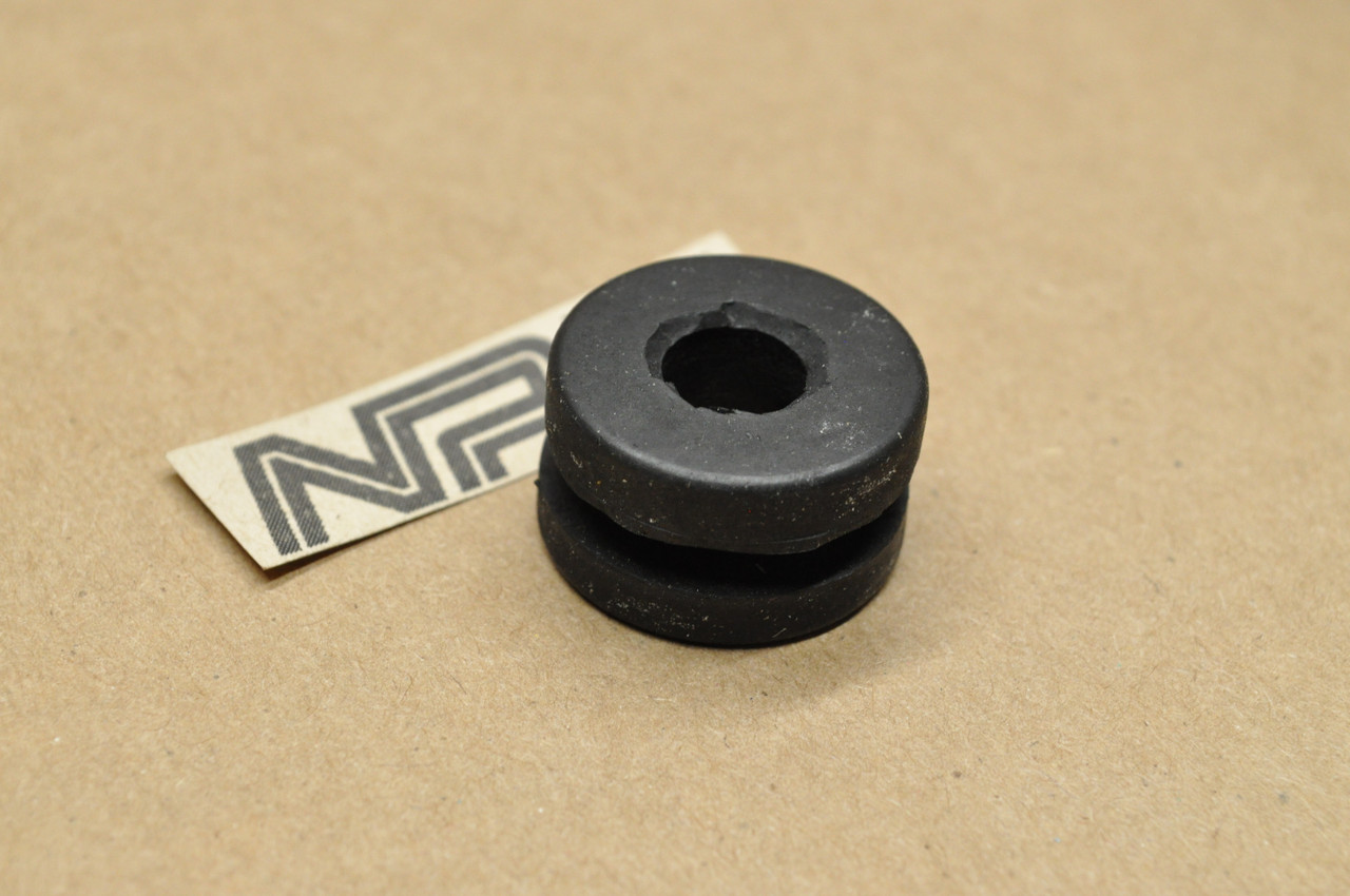 NOS Honda ATC125 ATC250 TRX250 XL500 XR500 Fender Setting Rubber 61103-357-000