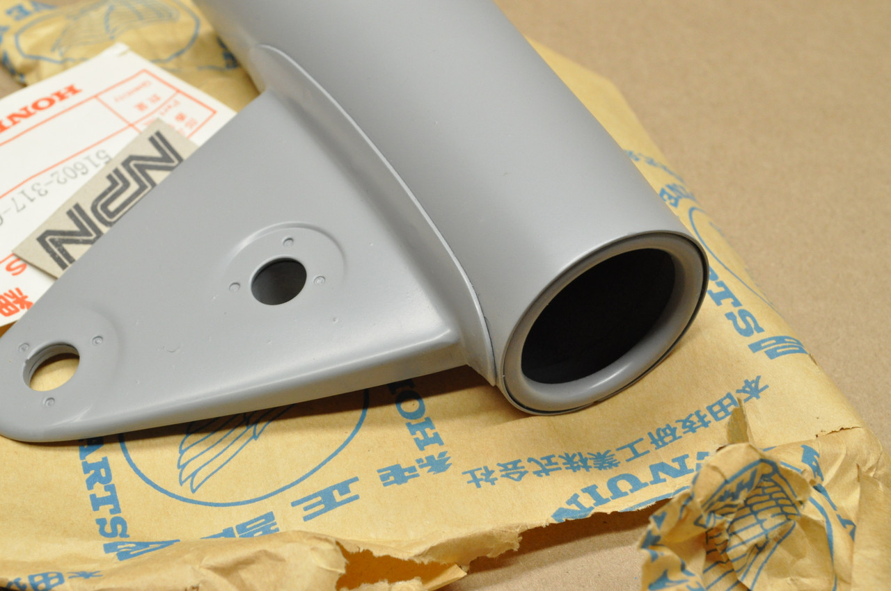 NOS Honda CB350 K3 Right Fork Ear Head Light Stay Cover Bracket 51602-317-671 Z