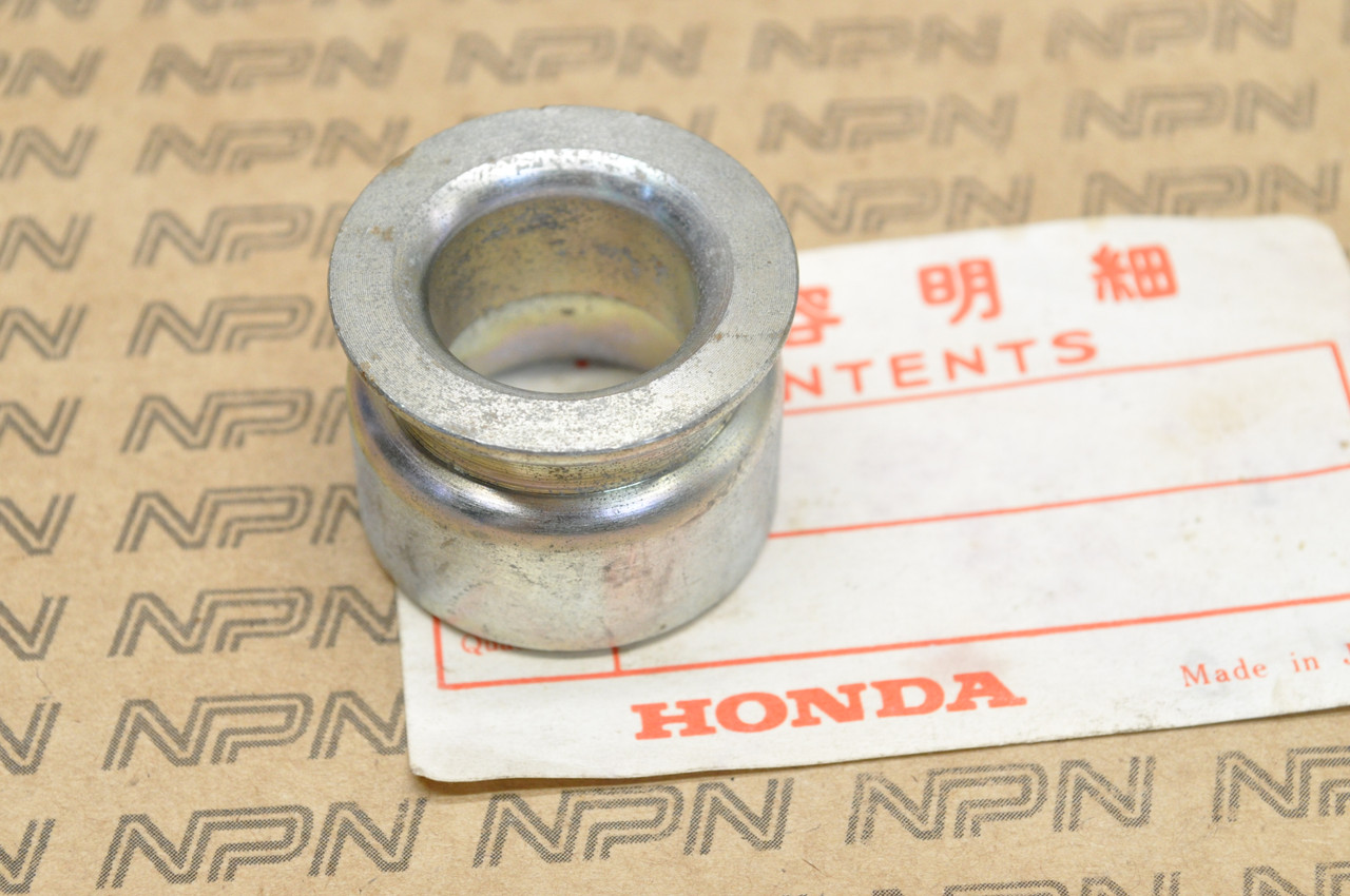 NOS Honda CB450 K0-K7 CB500 T CL450 K0-K6 Rear Wheel Side Collar 42311-283-000