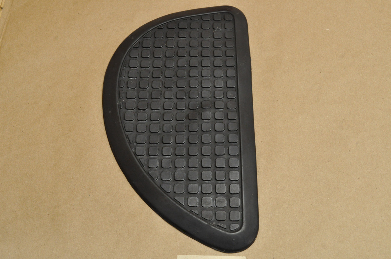 Vintage Used OEM Honda CL72 CL77 Left Gas Tank Pad Knee Rubber Grip 17662-273-000