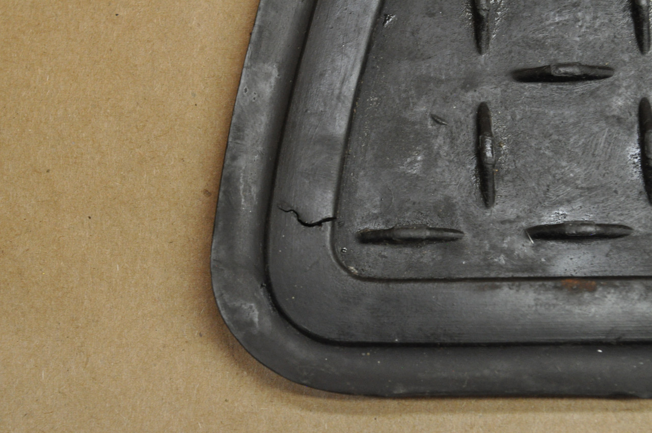 Vintage Used OEM Honda CL72 CL77 Left Gas Tank Pad Knee Rubber Grip 17662-273-000