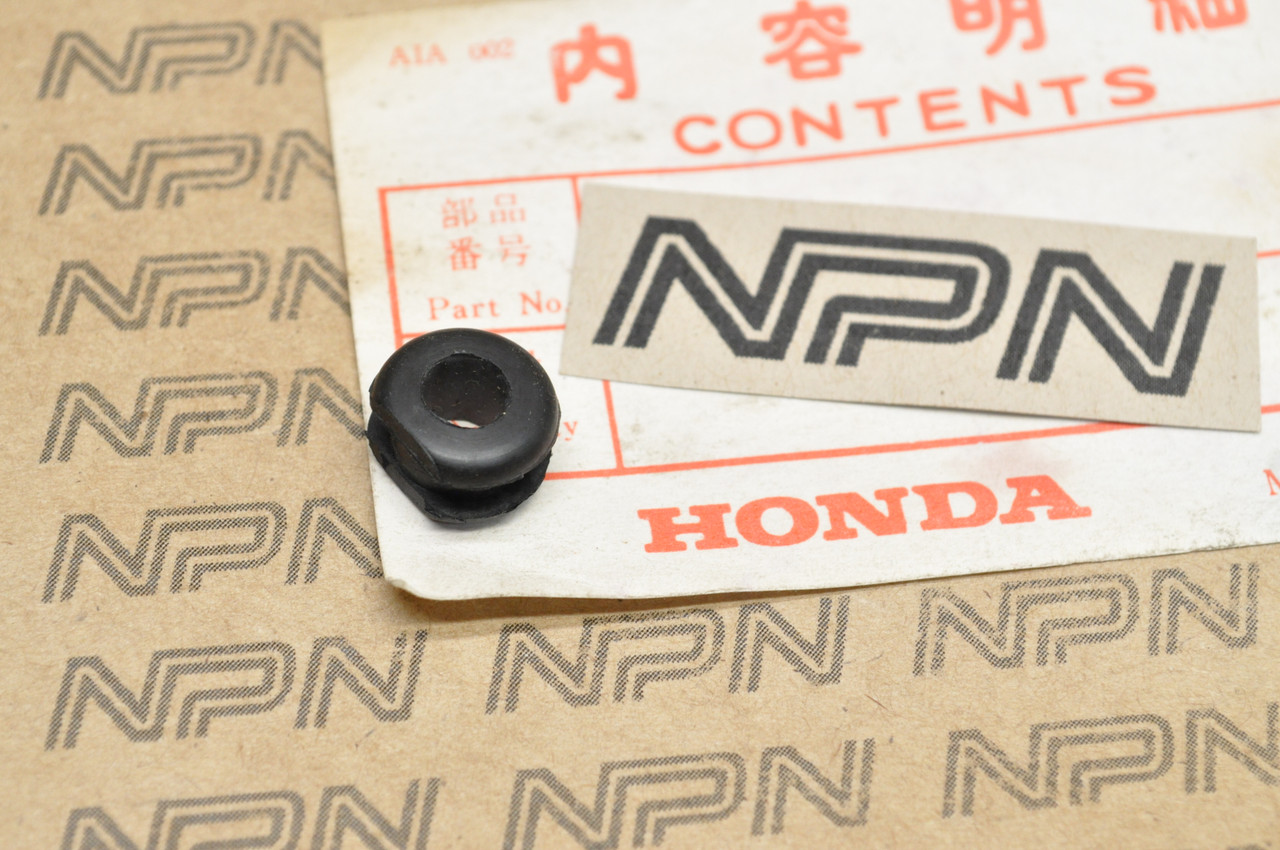 NOS Honda CB450 K0 Points Cord Rubber Grommet 32951-283-000