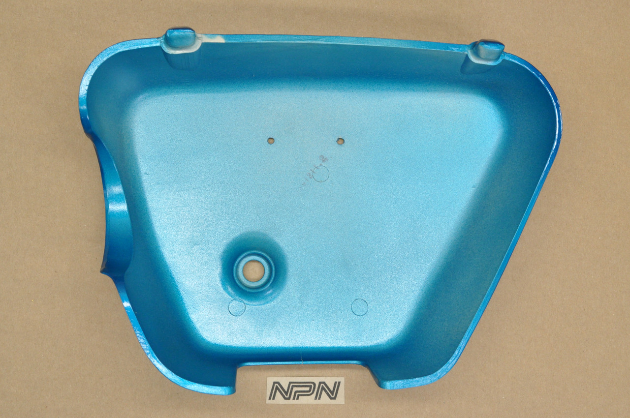 NOS Honda CB350 K2 Right Air Cleaner Side Cover 17231-286-010 AZ