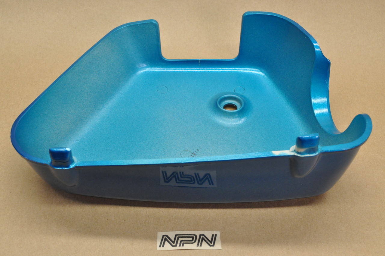 NOS Honda CB350 K2 Right Air Cleaner Side Cover 17231-286-010 AZ