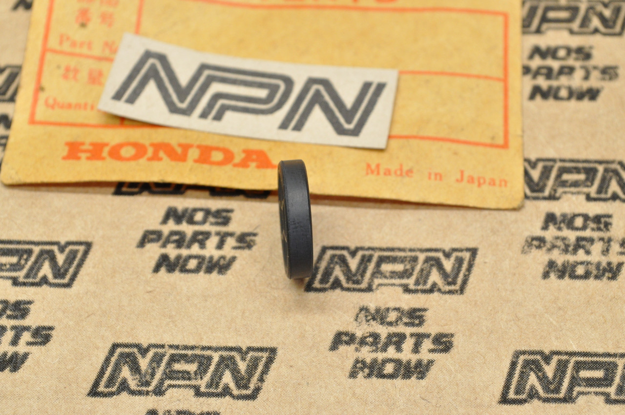 NOS Honda CL100 MT250 QA50 SL70 XL350 XR75 Z50 A Petcock Gasket 16955-028-004