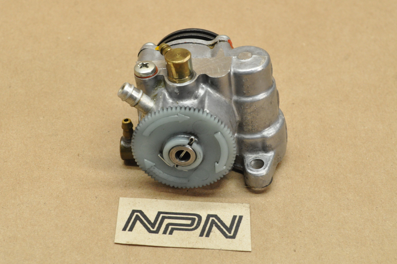 Vtg Used OEM Yamaha 197375 RD350 Oil Pump Assembly 1371312800 NOS