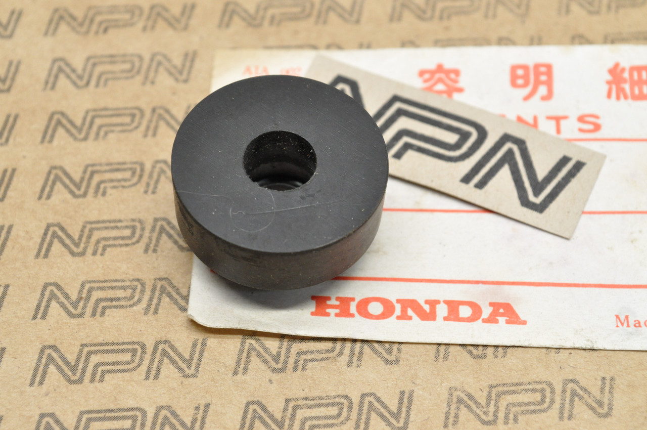 NOS Honda CB450 K0 Rear Fuel Gas Tank Mount Rubber Cushion 17613-283-020