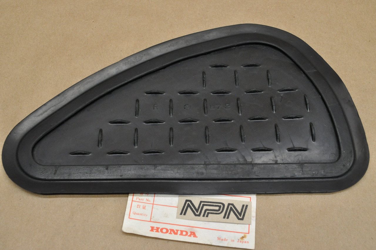 NOS Honda CB72 CB77 Right Gas Tank Knee Grip Rubber 17661-268-010