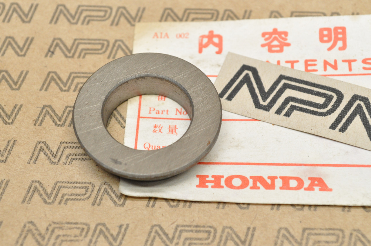 NOS Honda CL90 S90 SL90 Clutch Center Collar 22911-028-000