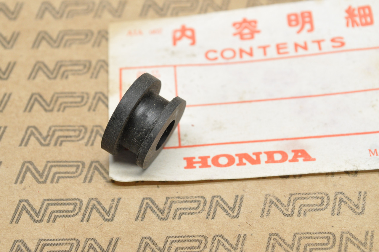 NOS Honda CB125 CL100 CL125 CL90 CX500 CX650 S90 Fender Rubber 80106-028-010