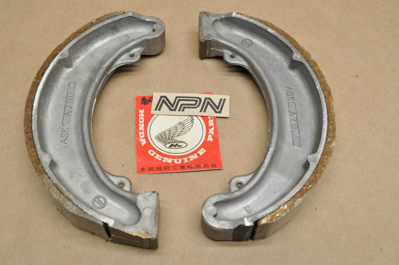 NOS Honda MR250 MT250 XL250 XL350 Front Wheel Brake Pad Shoe Set 45120-329-670