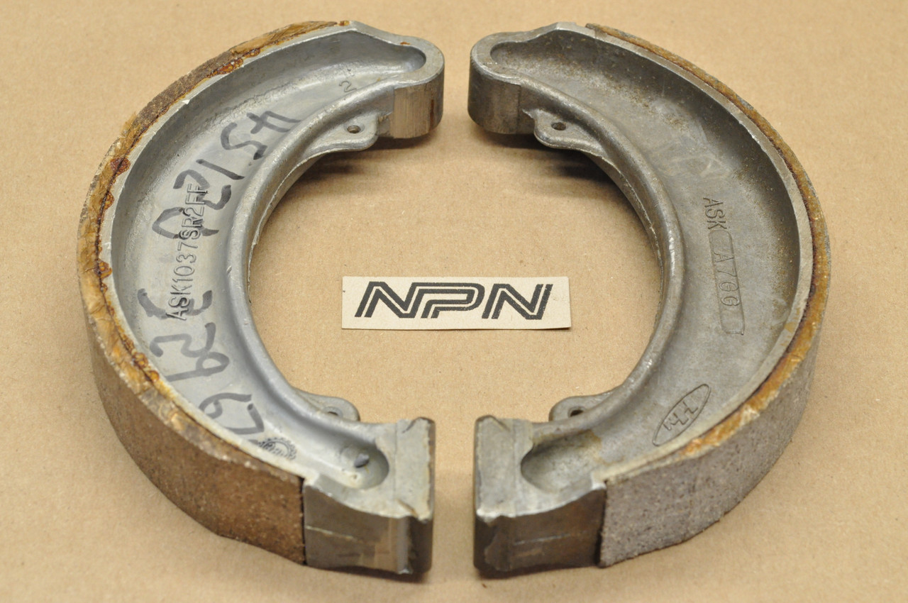 NOS Honda MR250 MT250 XL250 XL350 Front Brake Pad Shoe Set 45120-329-670