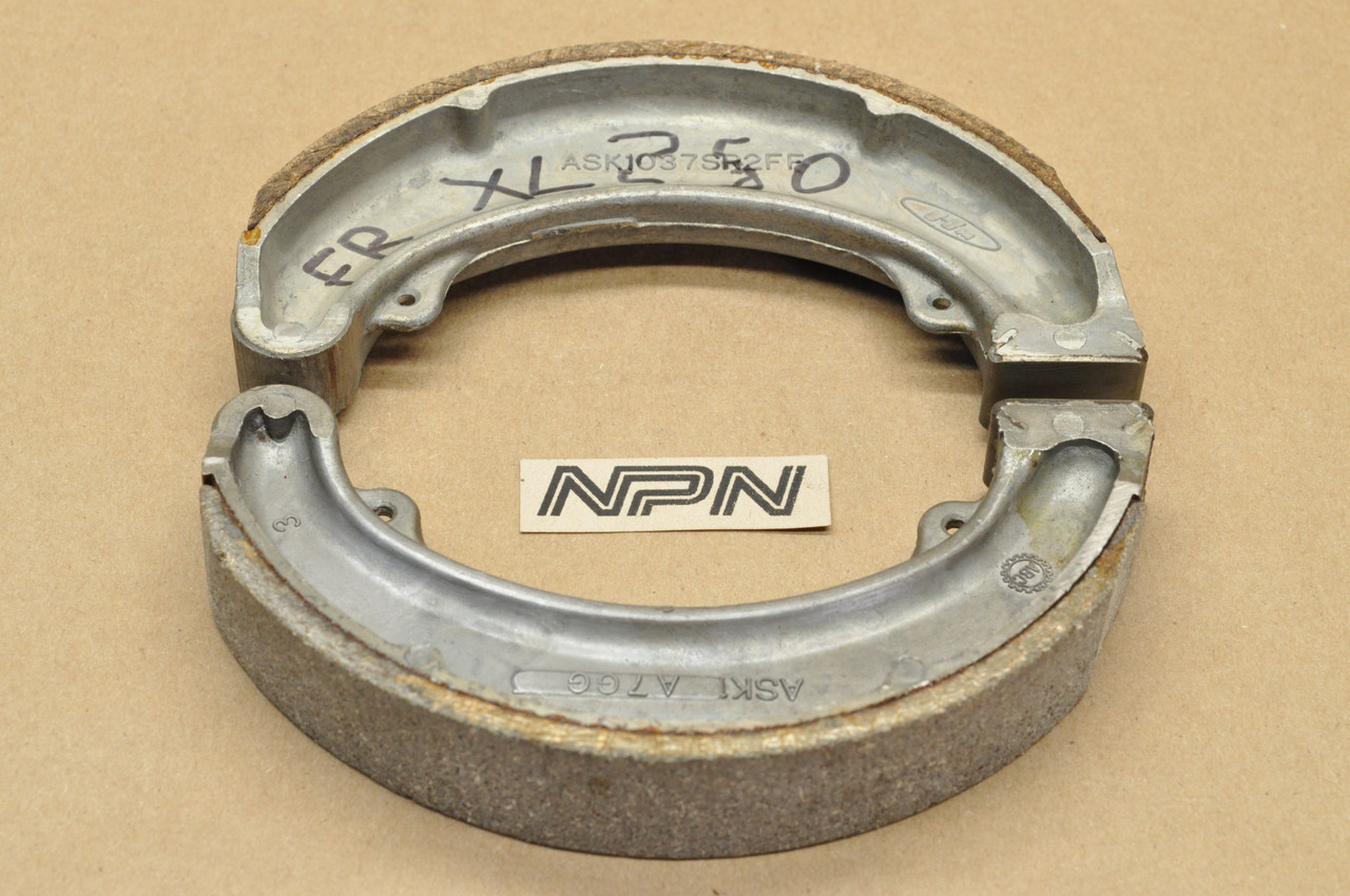 NOS Honda MR250 MT250 XL250 XL350 Front Brake Pad Shoe Set 45120-329-670