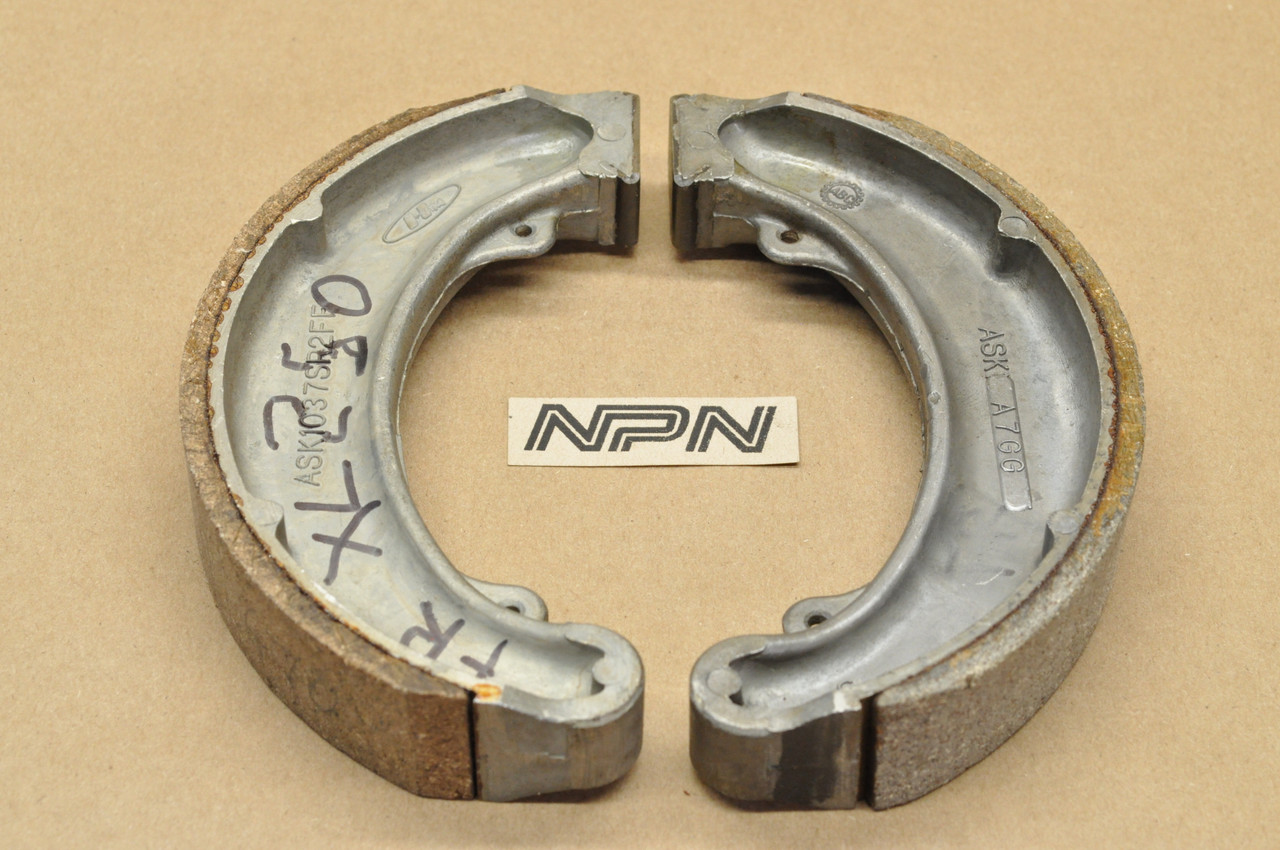 NOS Honda MR250 MT250 XL250 XL350 Front Brake Pad Shoe Set 45120-329-670