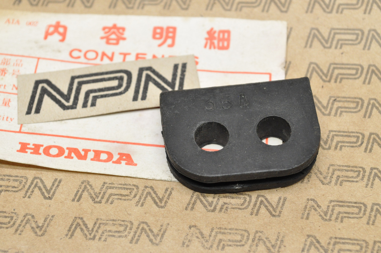 NOS Honda CB200 CL200 MT250 K0-1976 Rear Turn Signal Mount Rubber 33606-354-000