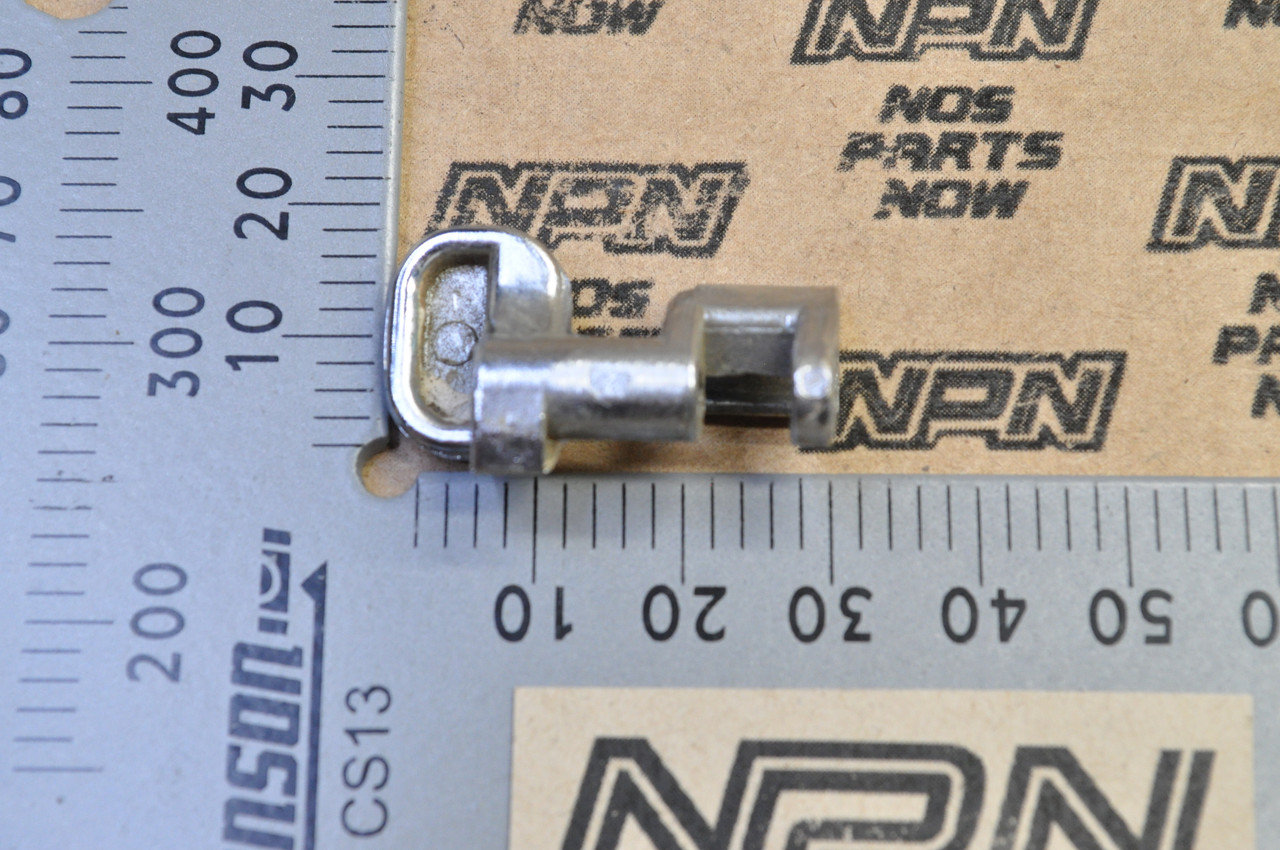 NOS Honda CB350 CB450 CB750 CL350 CL450 SL350 Fuel Gas Cap Latch 17517-300-340