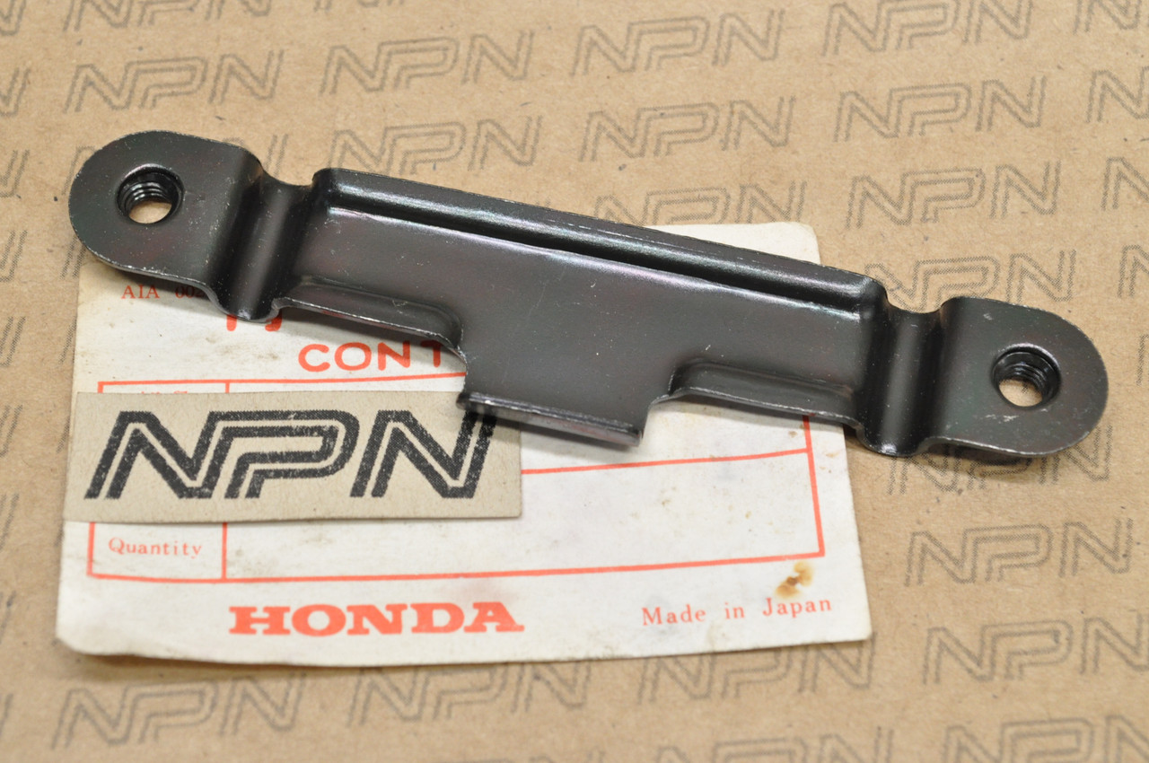 NOS Honda TRX200 TRX300 TRX350 Fender Mud Splash Guard Holder 80127-HC4-770