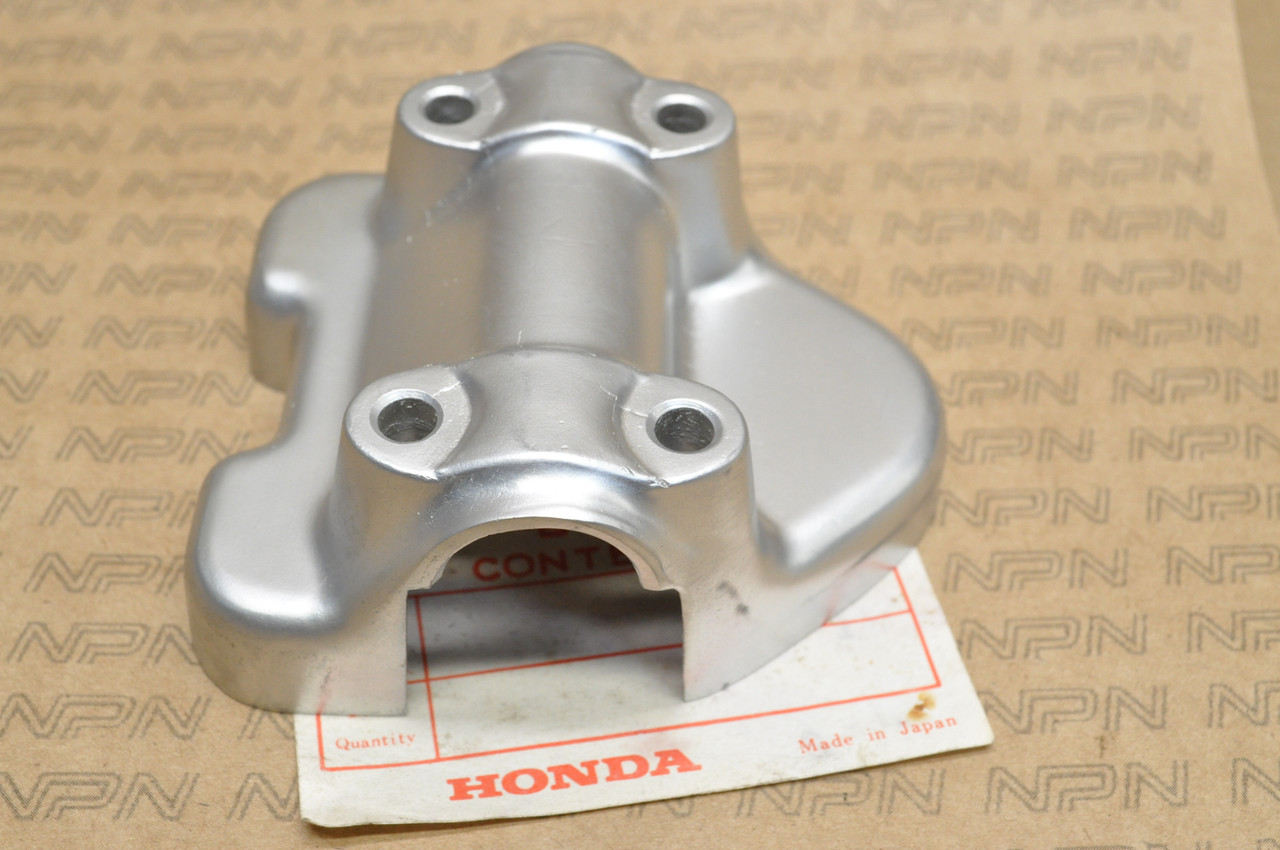 NOS Honda C200 CA200 CT200 Upper Handlebar Holder Top Clamp 53131-030-000