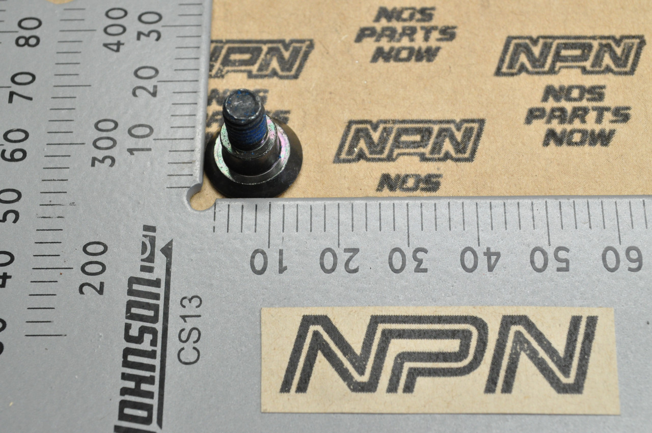NOS Honda FL400 R Pilot TRX200 TRX300 Fender Splash Guard Screw 90101-HB3-004