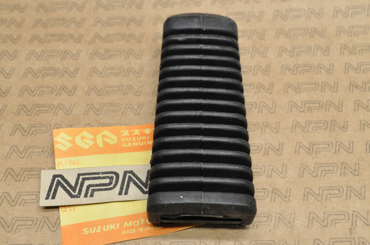 NOS Suzuki GS1150 GS550 GS700 GS750 VX800 Foot Rest Peg Rubber 43551-31300