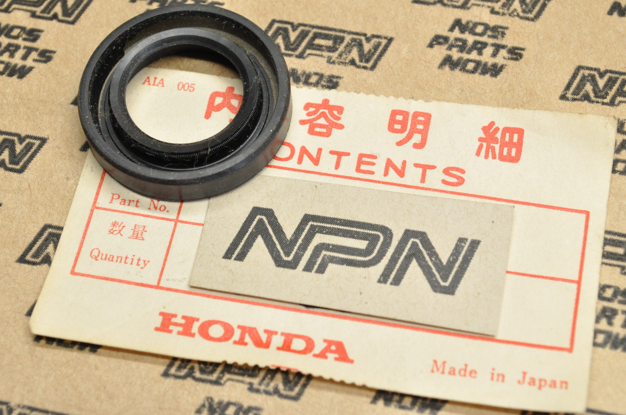 NOS Honda ATC200 CB125 CL90 CT90 SL125 SL90 ST90 XL200 Oil Seal 91201-030-033