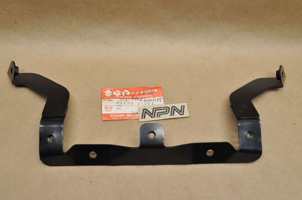 NOS Suzuki 1985 GS700 Upper Cowling Fairing Panel Brace 94530-31311