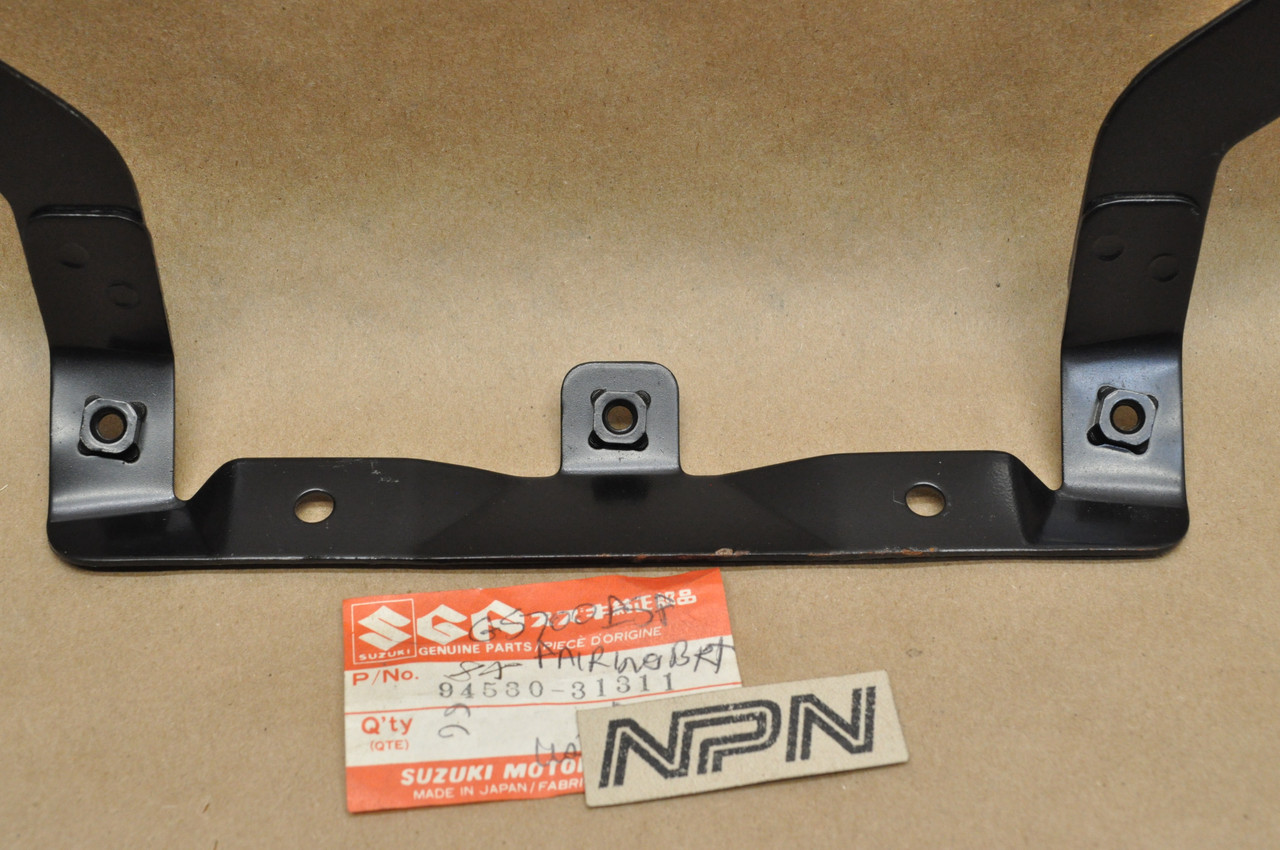 NOS Suzuki 1985 GS700 Upper Cowling Fairing Panel Brace 94530-31311