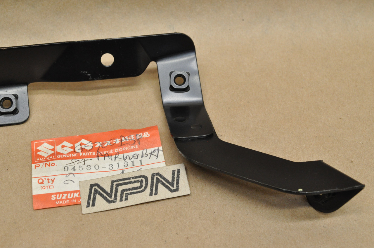 NOS Suzuki 1985 GS700 Upper Cowling Fairing Panel Brace 94530-31311