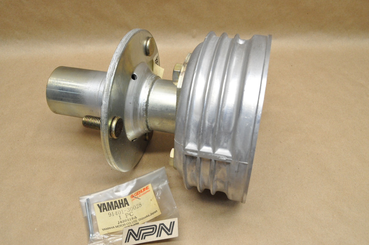 NOS Yamaha YTM200 YTM225 Tri-Moto Front Wheel Hub Kit 29U-W0009-00