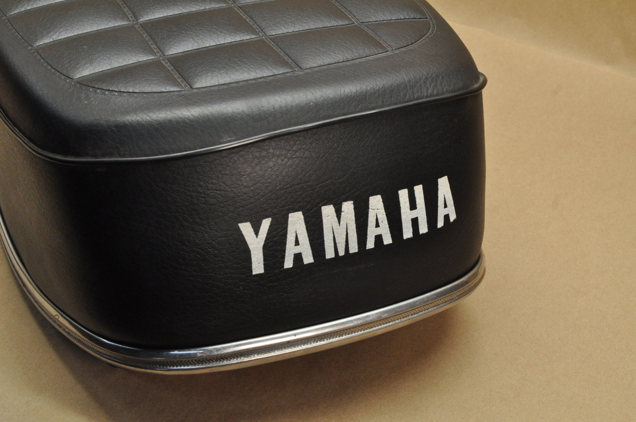 Vtg Used OEM Yamaha 1976-77 RD400 Seat Base Pan Assembly 1A0
