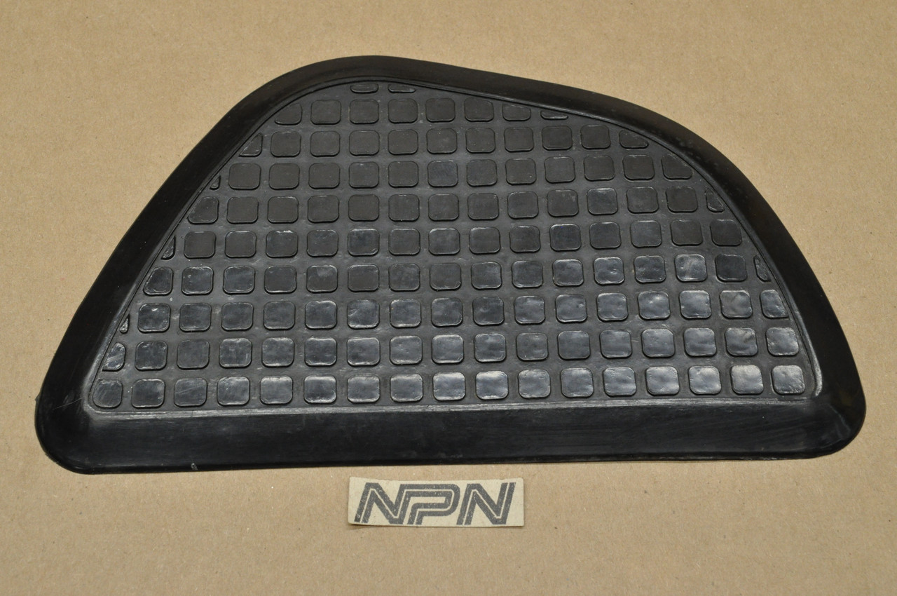 Vtg OEM Honda CA175 CL90 CL125 CL175 Left Tank Knee Grip Rubber 17662-223-000
