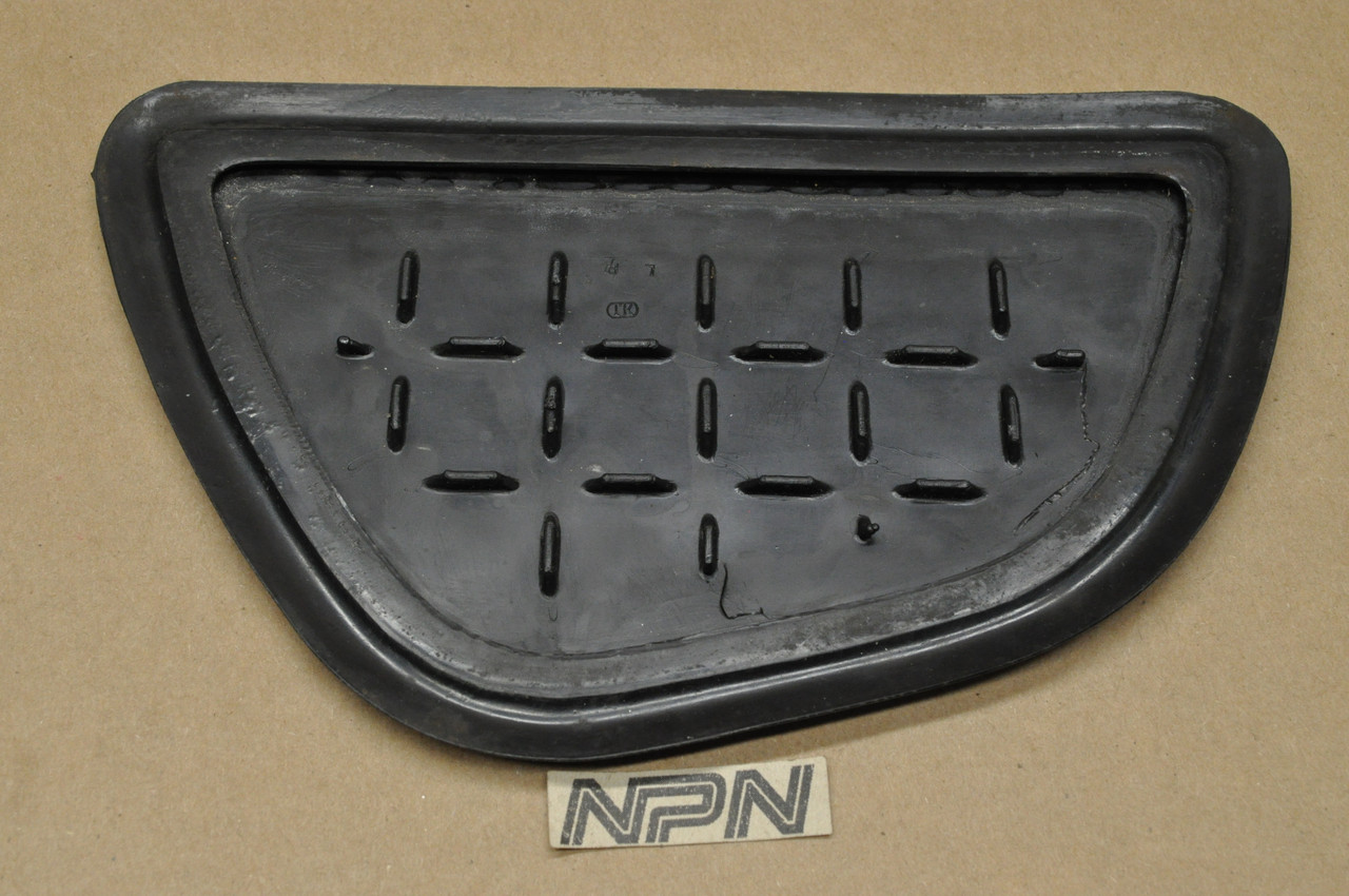 Vtg OEM Honda CA175 CL90 CL125 CL175 Left Tank Knee Grip Rubber 17662-223-000