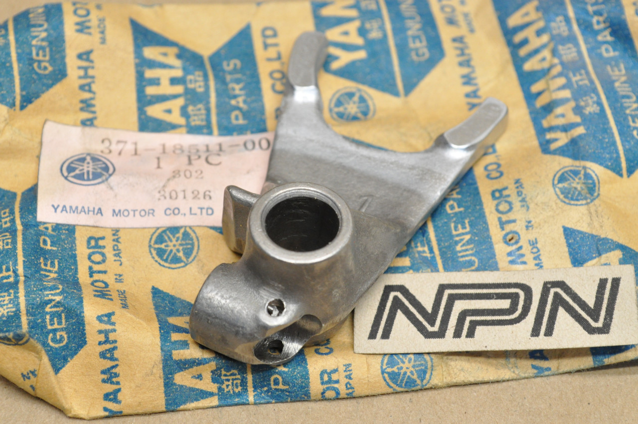 NOS Yamaha 1973-74 TX500 1975-78 XS500 Gear Shift Fork 371-18511-00