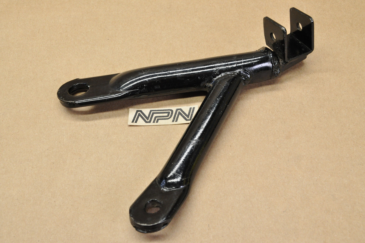 NOS Honda CL160 Left Foot Peg Arm Mount Bracket 50721-223-000 B