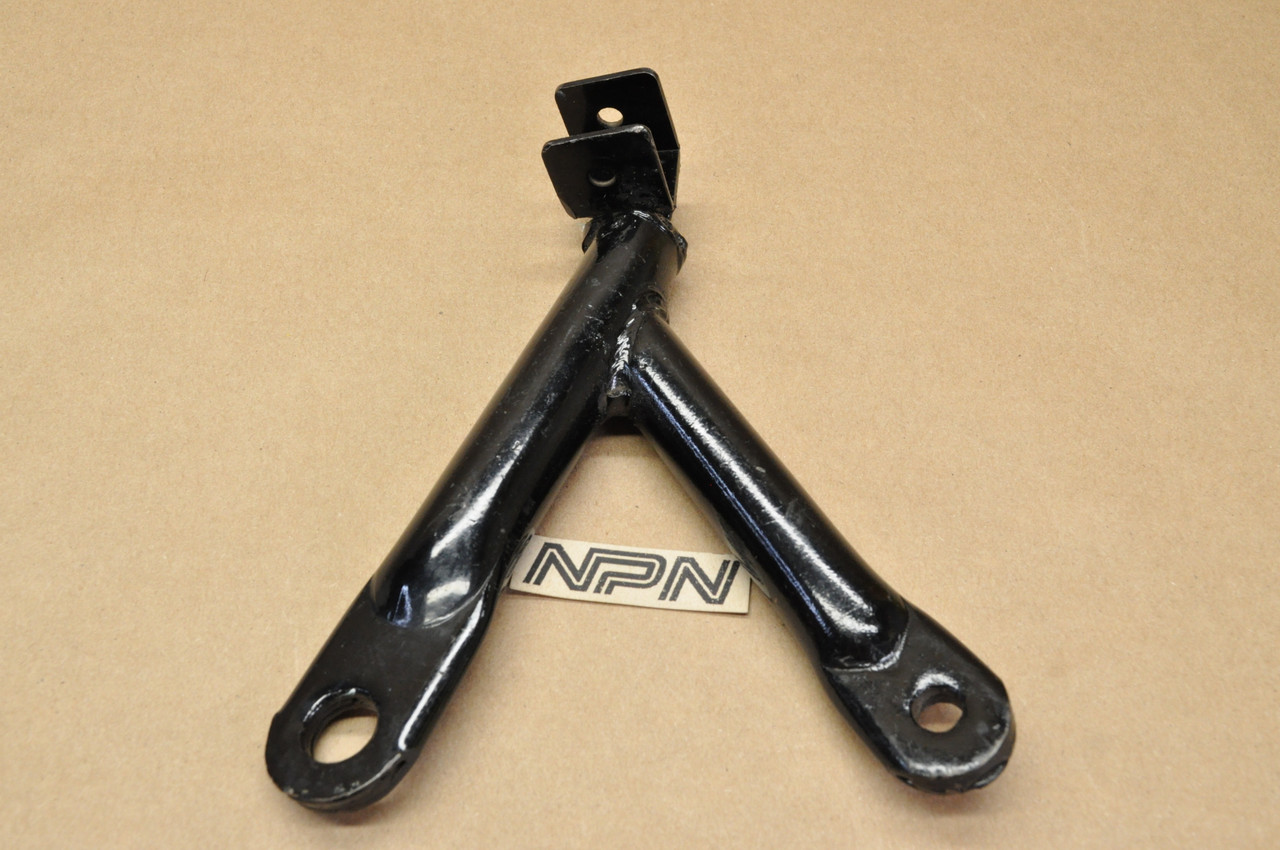 NOS Honda CL160 Left Foot Peg Arm Mount Bracket 50721-223-000 B
