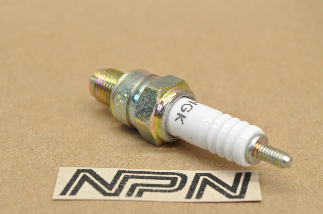 New Honda C70 CT70 P50 XL100 XR100 Z50 NGK Spark Plug 3228 C6HSA