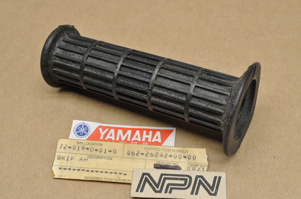 NOS Yamaha DT80 GT80 GTMX MX80 YZ80 Right Handle Bar Grip 462